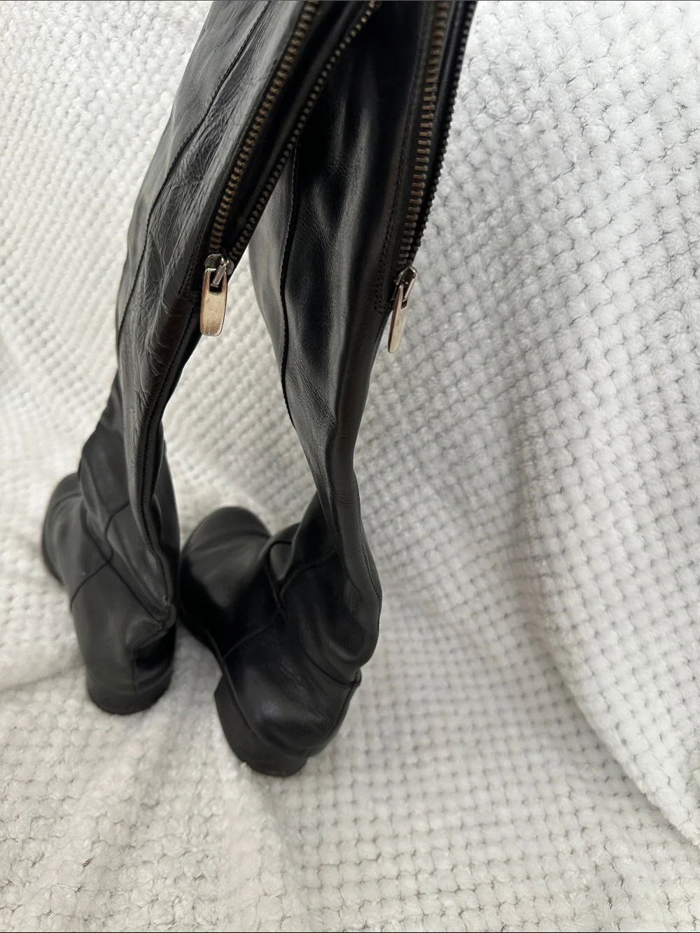 Over-the-Knee Black Women's Boots — Sleek Tall Shaft
